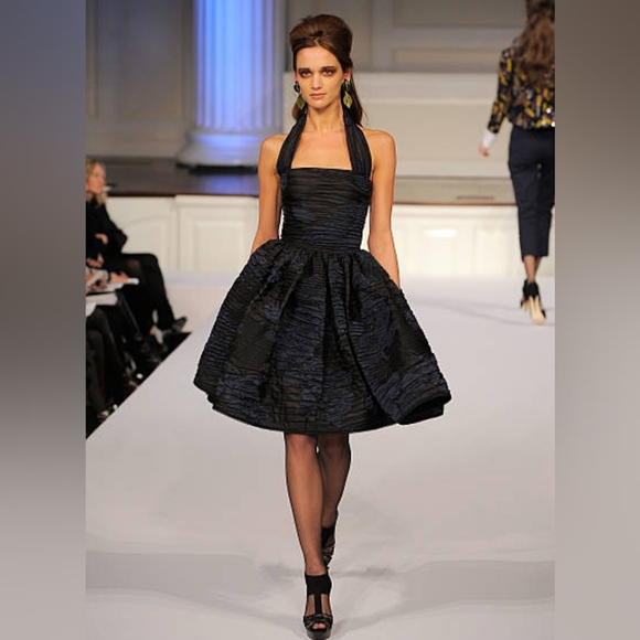 $5,000 OSCAR DE LA RENTA EXCLUSIVE BLACK BLUE SILK RUNWAY DRESS US XS - Picture 9 of 16